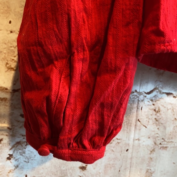Universal Threads long sleeve red key hole blouse - Picture 2 of 7
